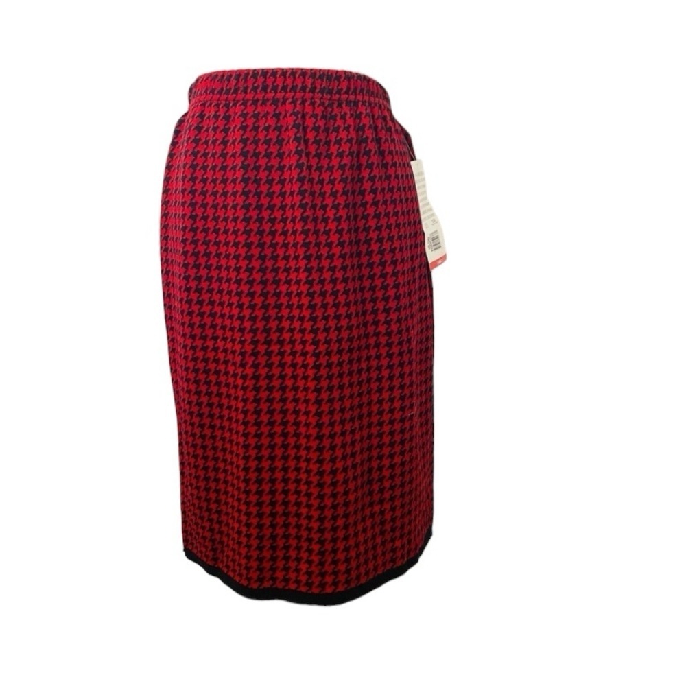 NWT  Karen Lessly Red/Black Skirt. Sz L.